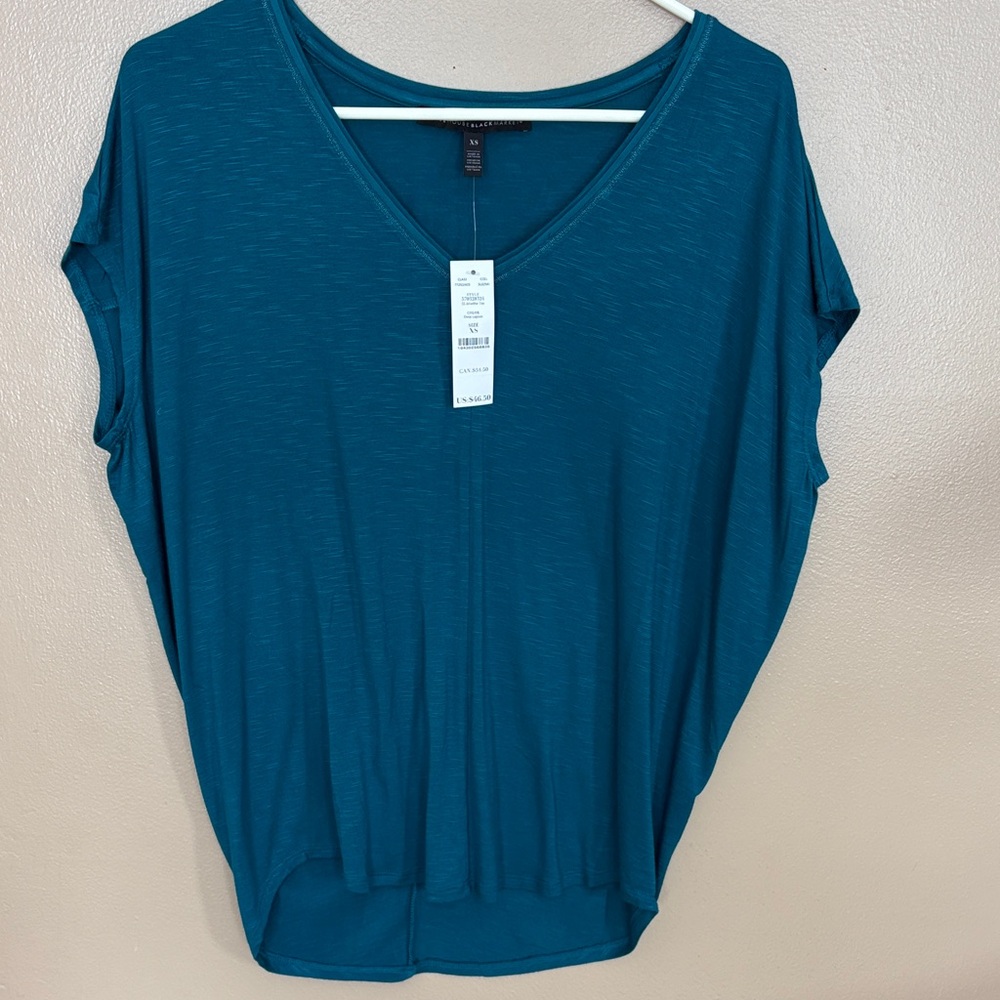 White House Black Market Teal V-Neck Jetsetter Tee NWT